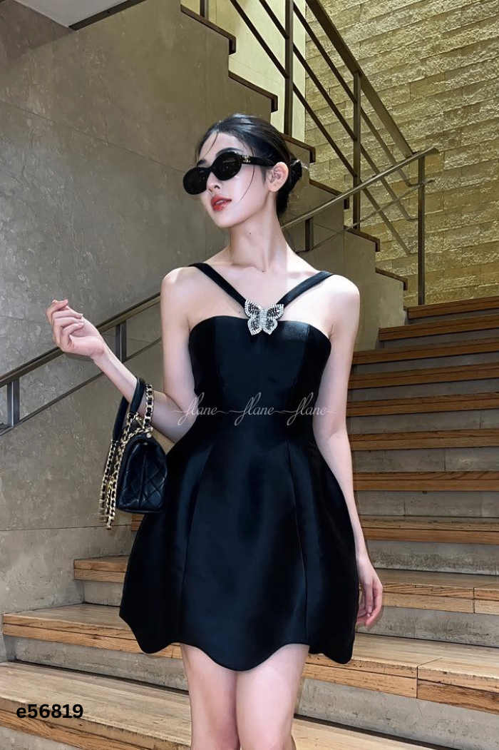 Váy FLANE cổ yếm đen
