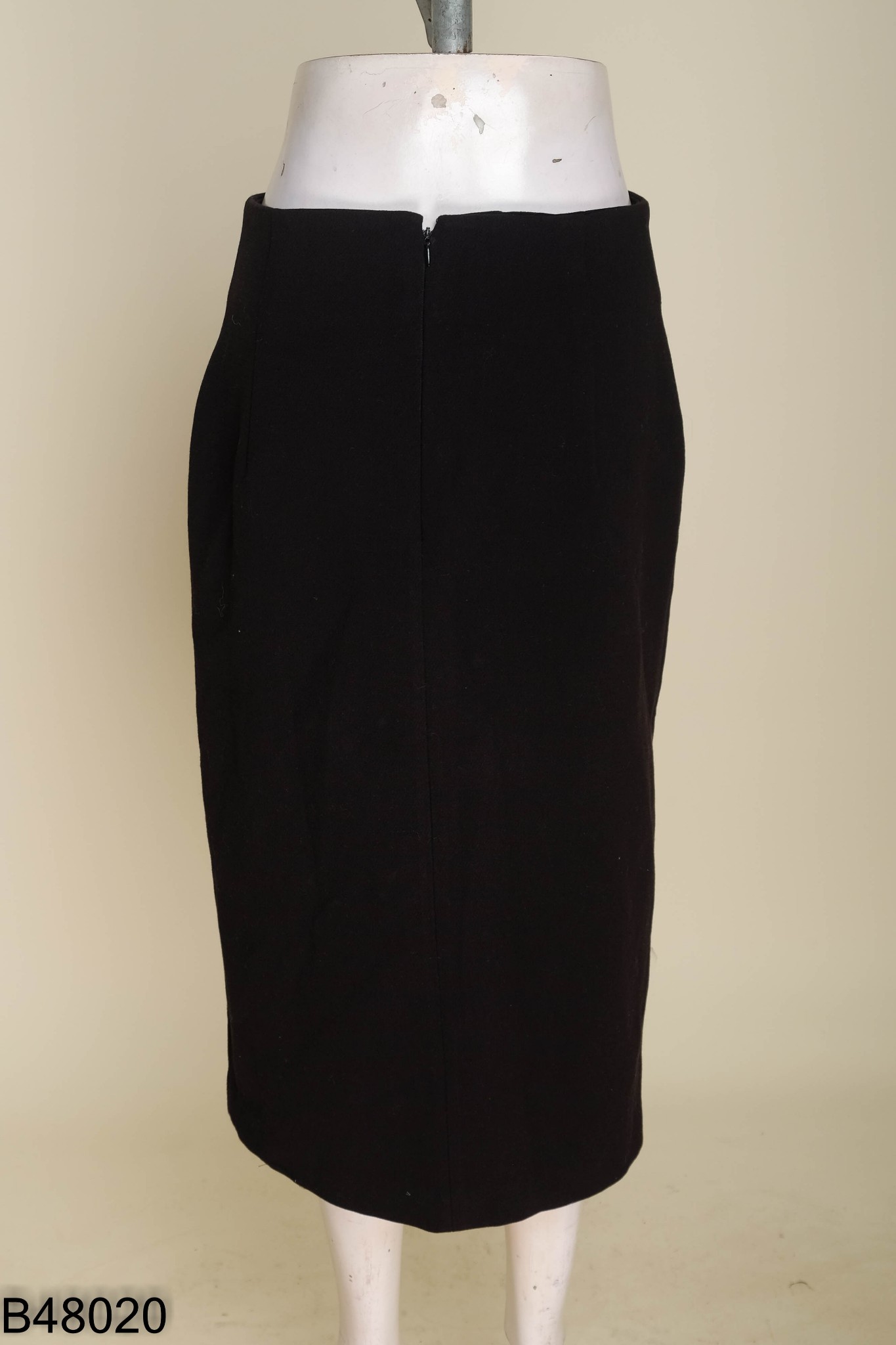 Chân váy MIXXO đen trơn