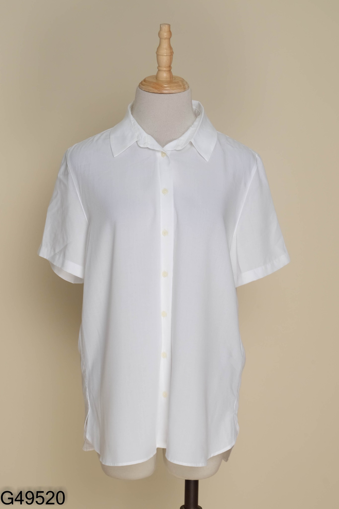 Áo sơ mi UNIQLO trắng ngắn tay