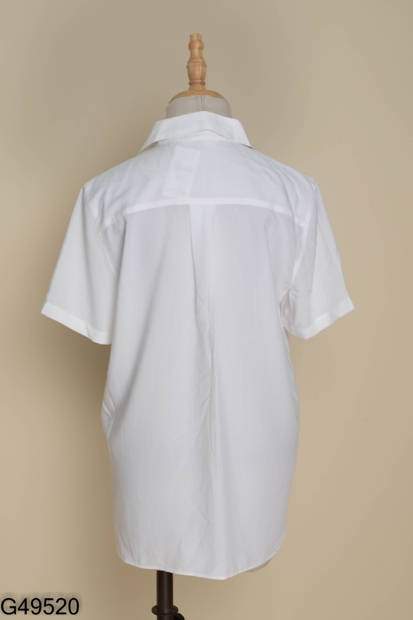 Áo sơ mi UNIQLO trắng ngắn tay