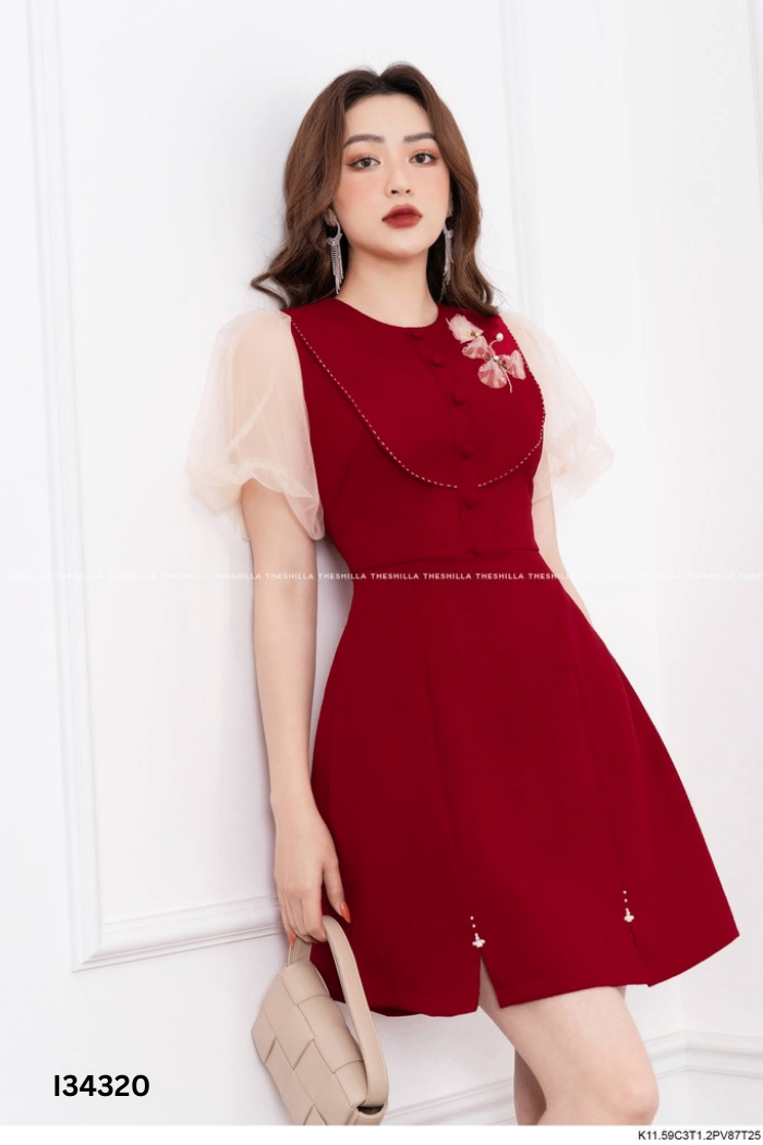 Váy SHILLA STUDIOS đỏ tay lưới