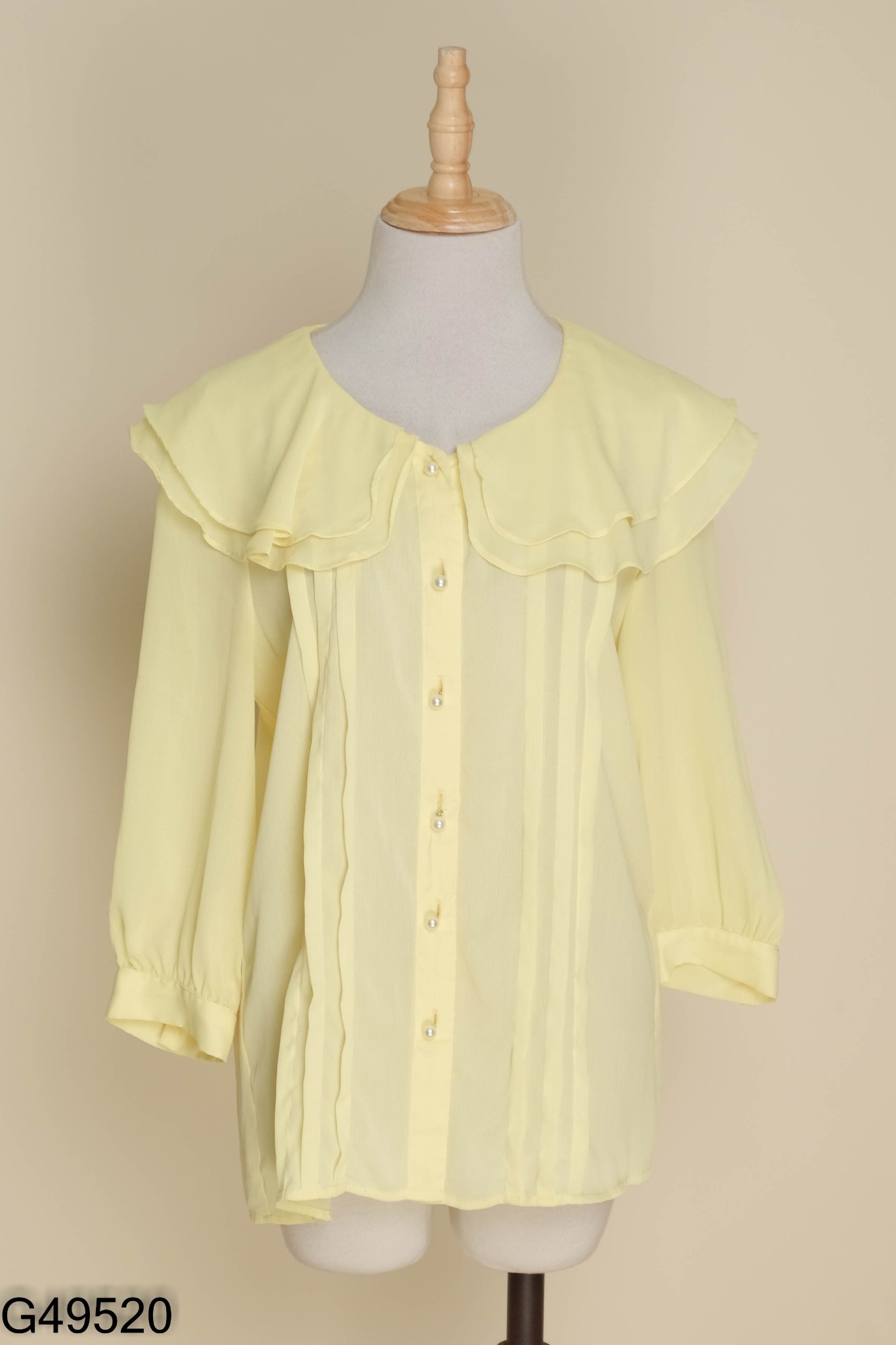 Áo vàng MIXXO cổ sen đính ngọc