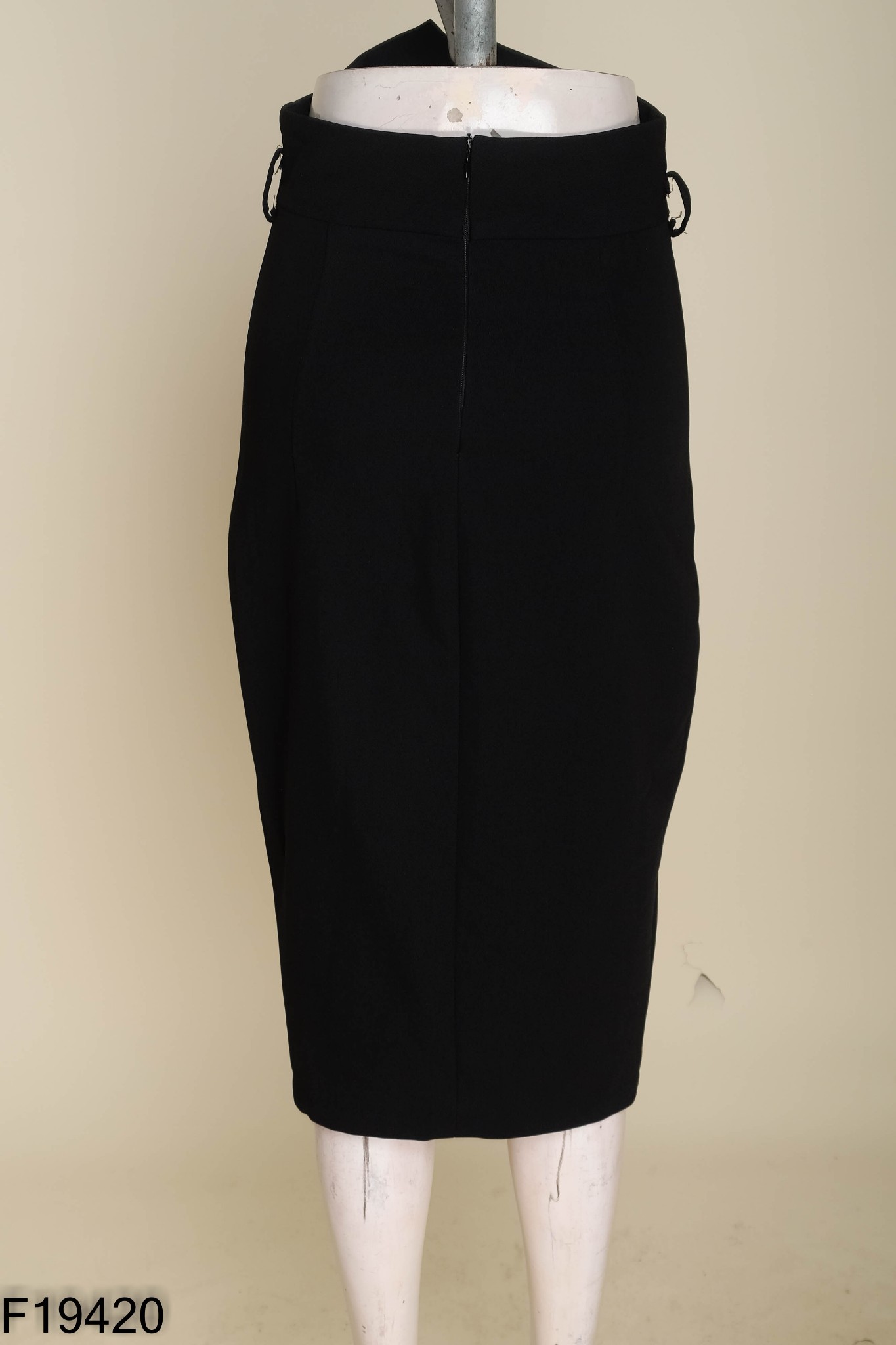 Chân váy đen HUONG BOUTIQUE cúc đá
