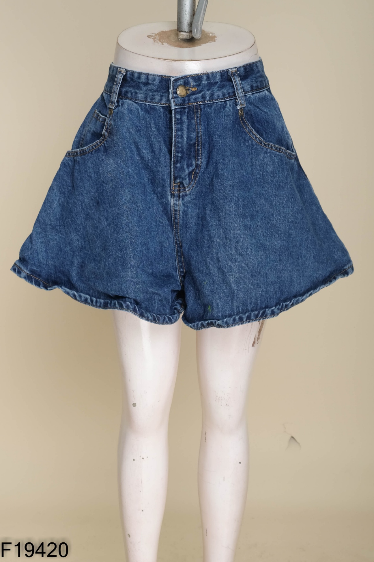 Quần shorts jeans xanh trơn