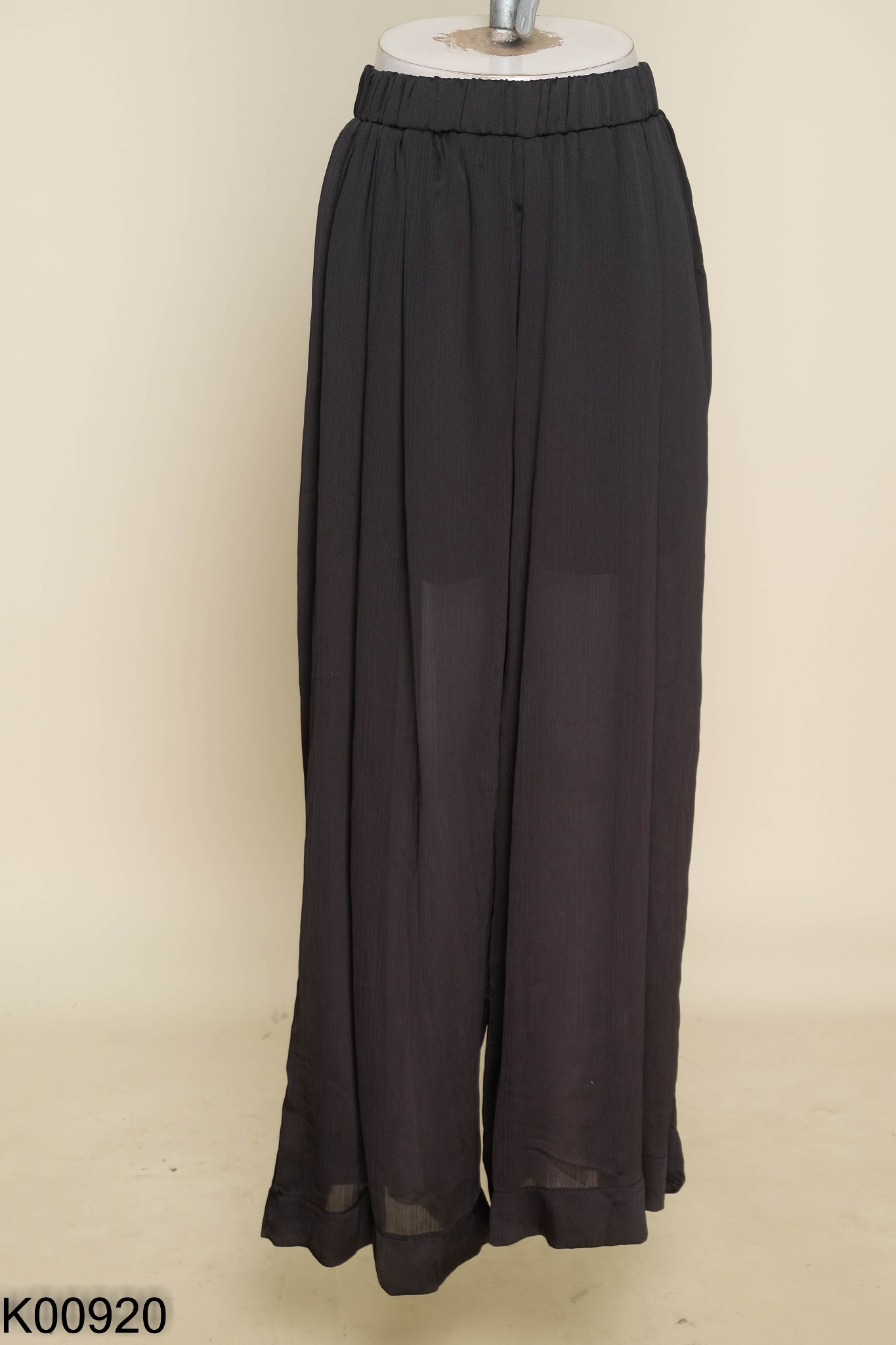 Quần culottes voan đen