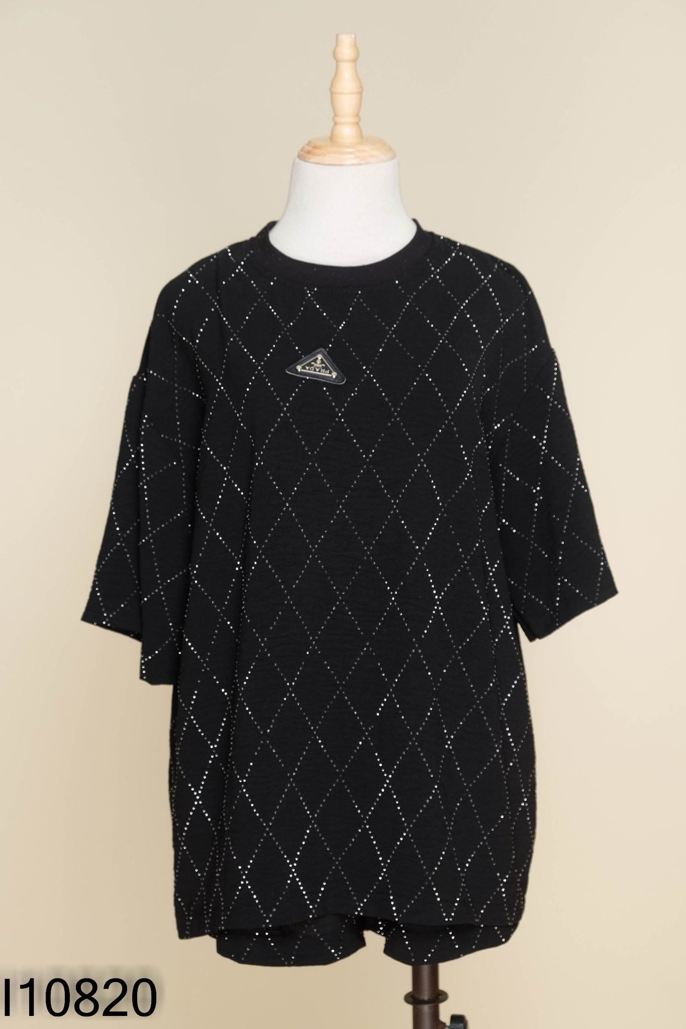 SET Áo đen đính lấp lánh + quần short