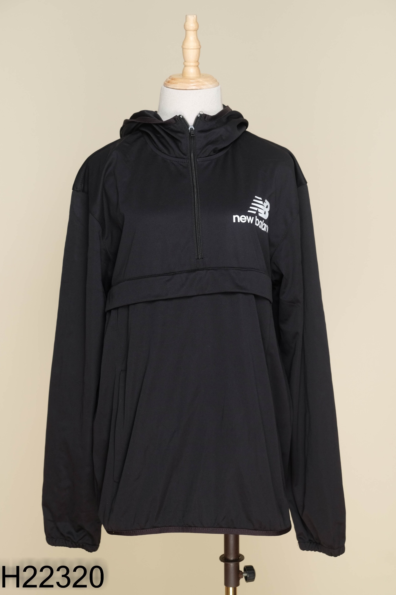 Áo hoodies gió đen có mũ