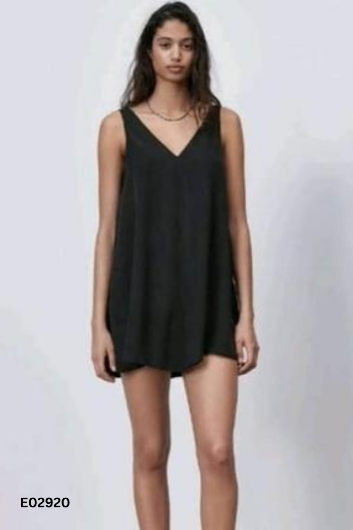 Yếm váy ZARA đen trơn