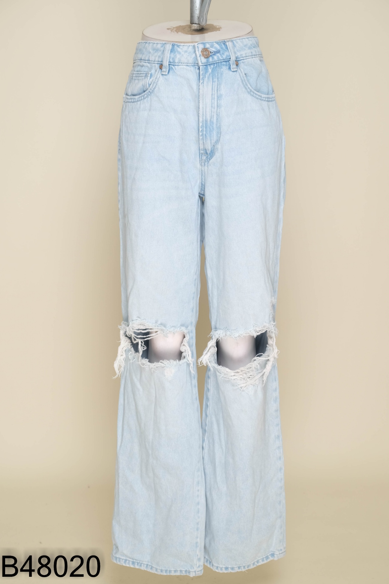 Quần jeans STRADIVARIUS xanh rách