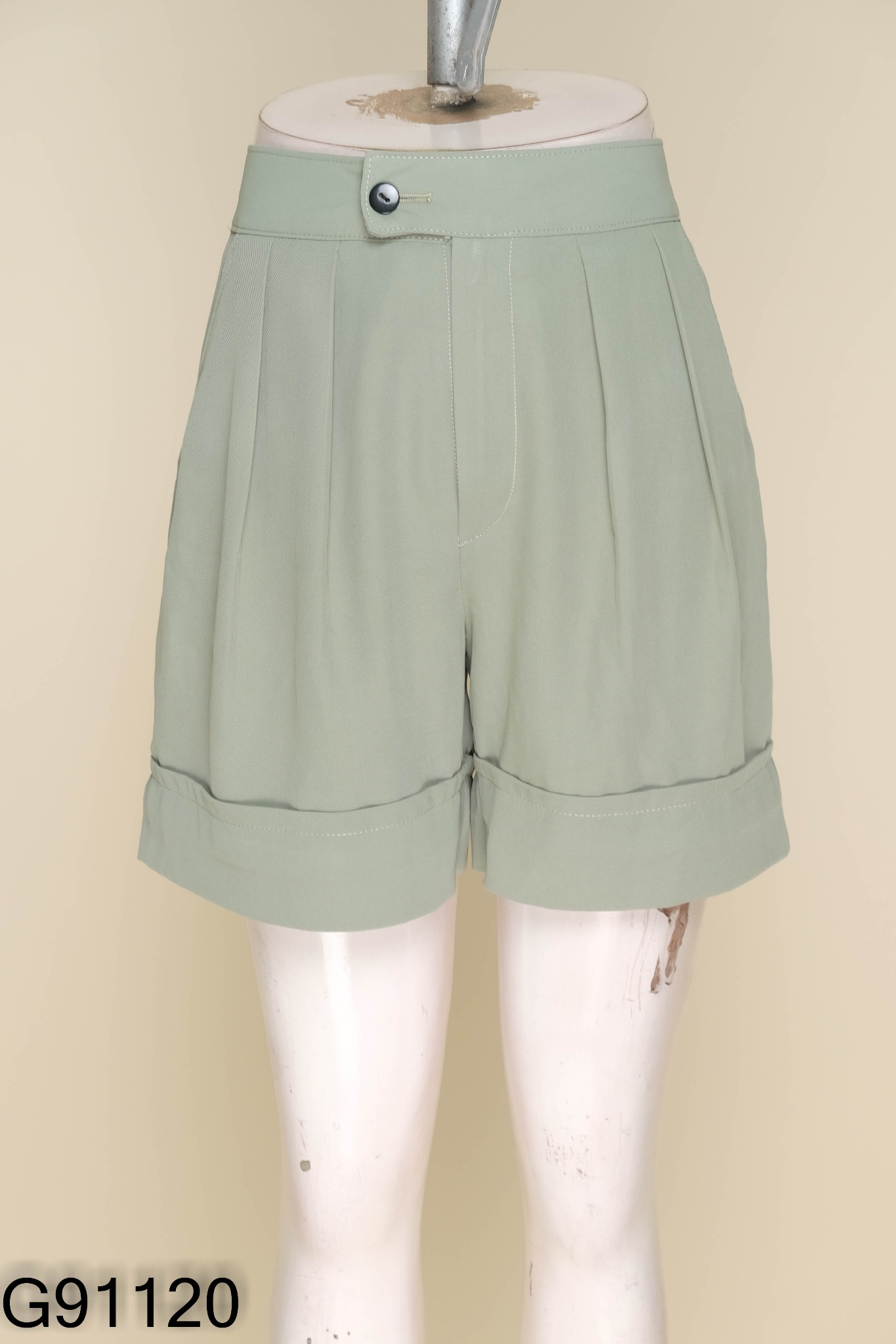Quần shorts OM DSIGN xanh gấp gấu