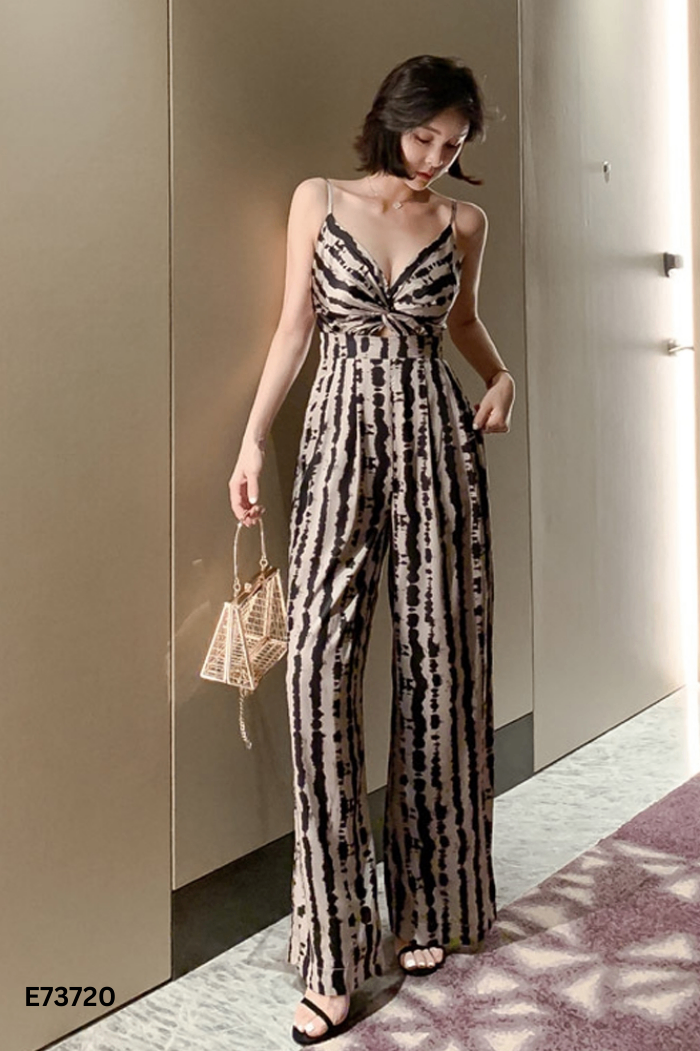 Jumpsuits hai dây be phối đen