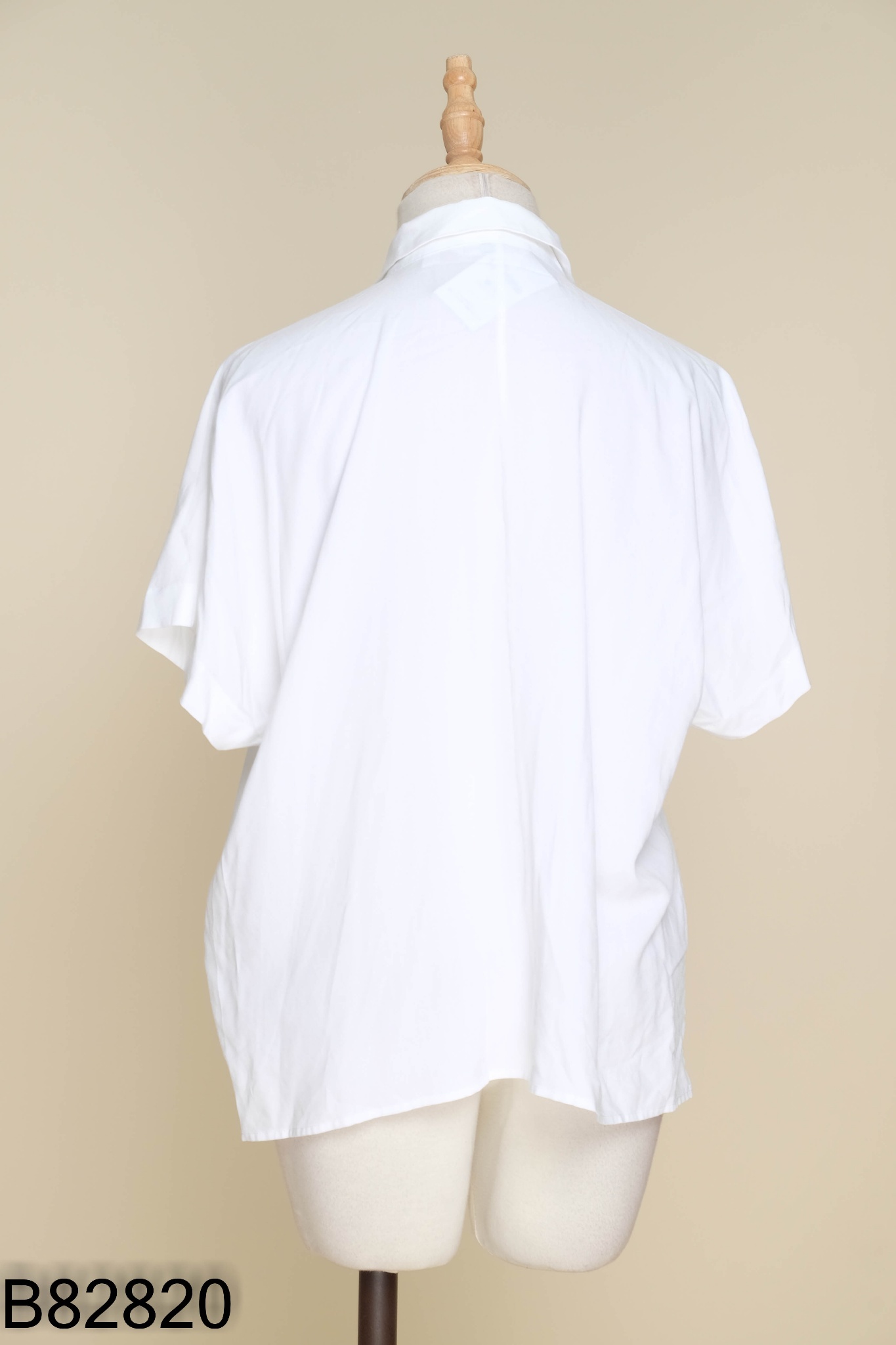 Áo sơ mi UNIQLO trắng cộc tay