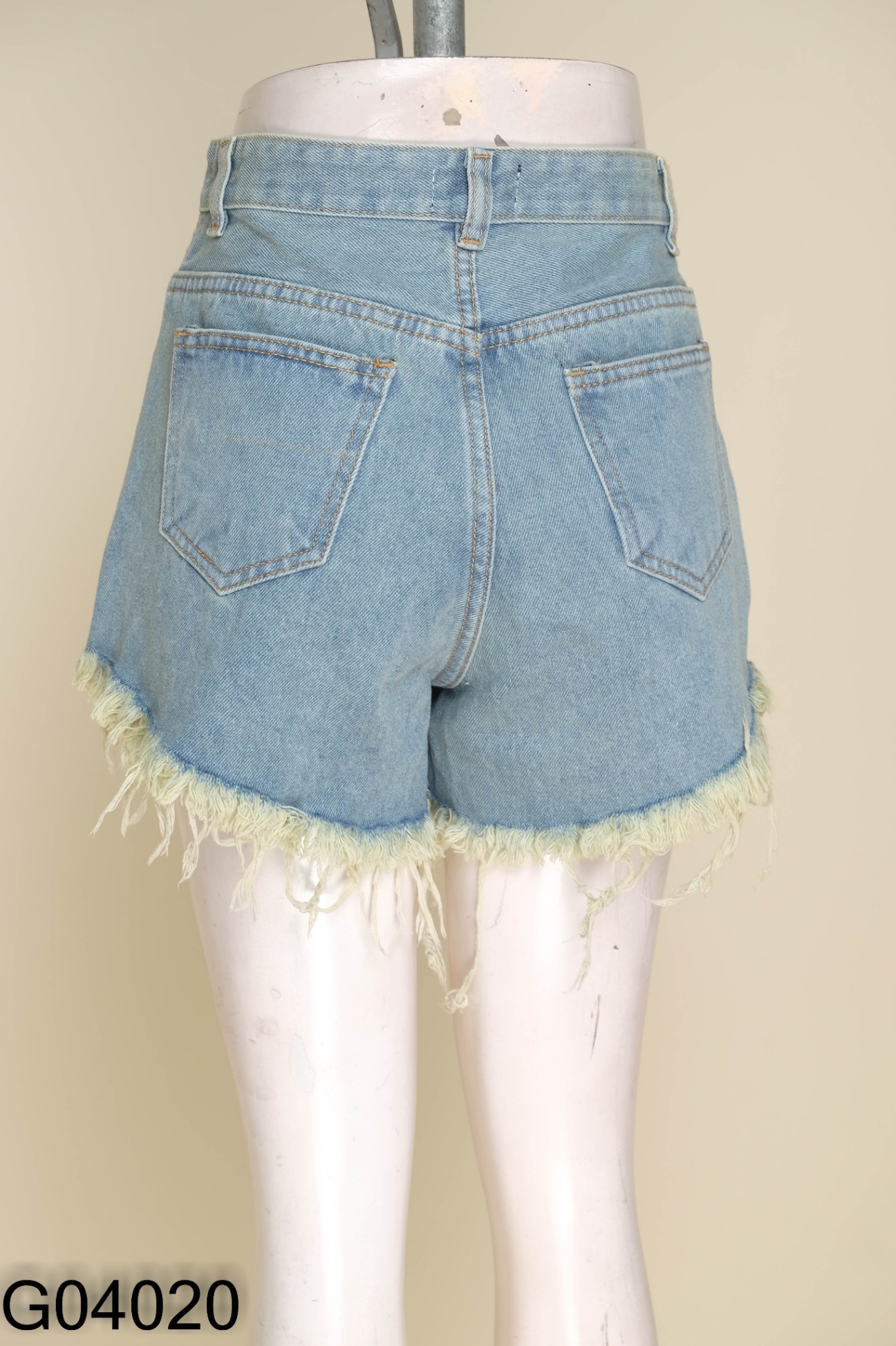 NEWTAG Quần shorts jeans xanh tua rua