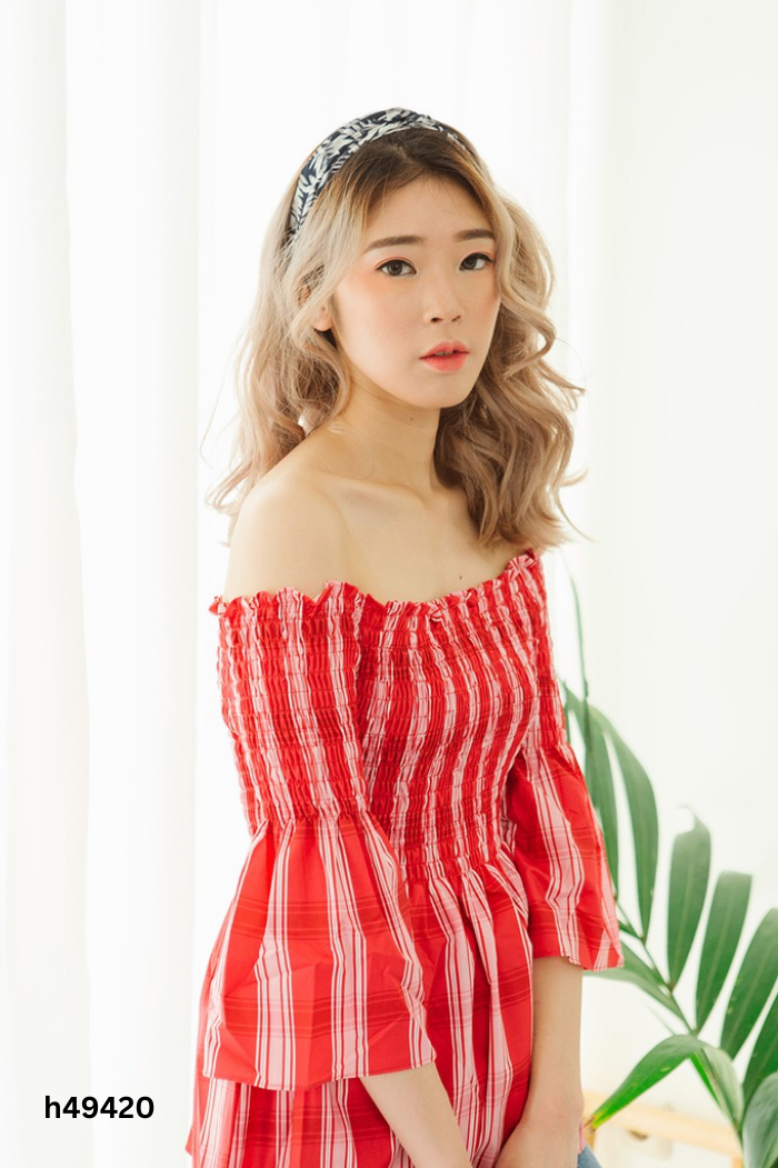 Áo ZARA đỏ phối trắng