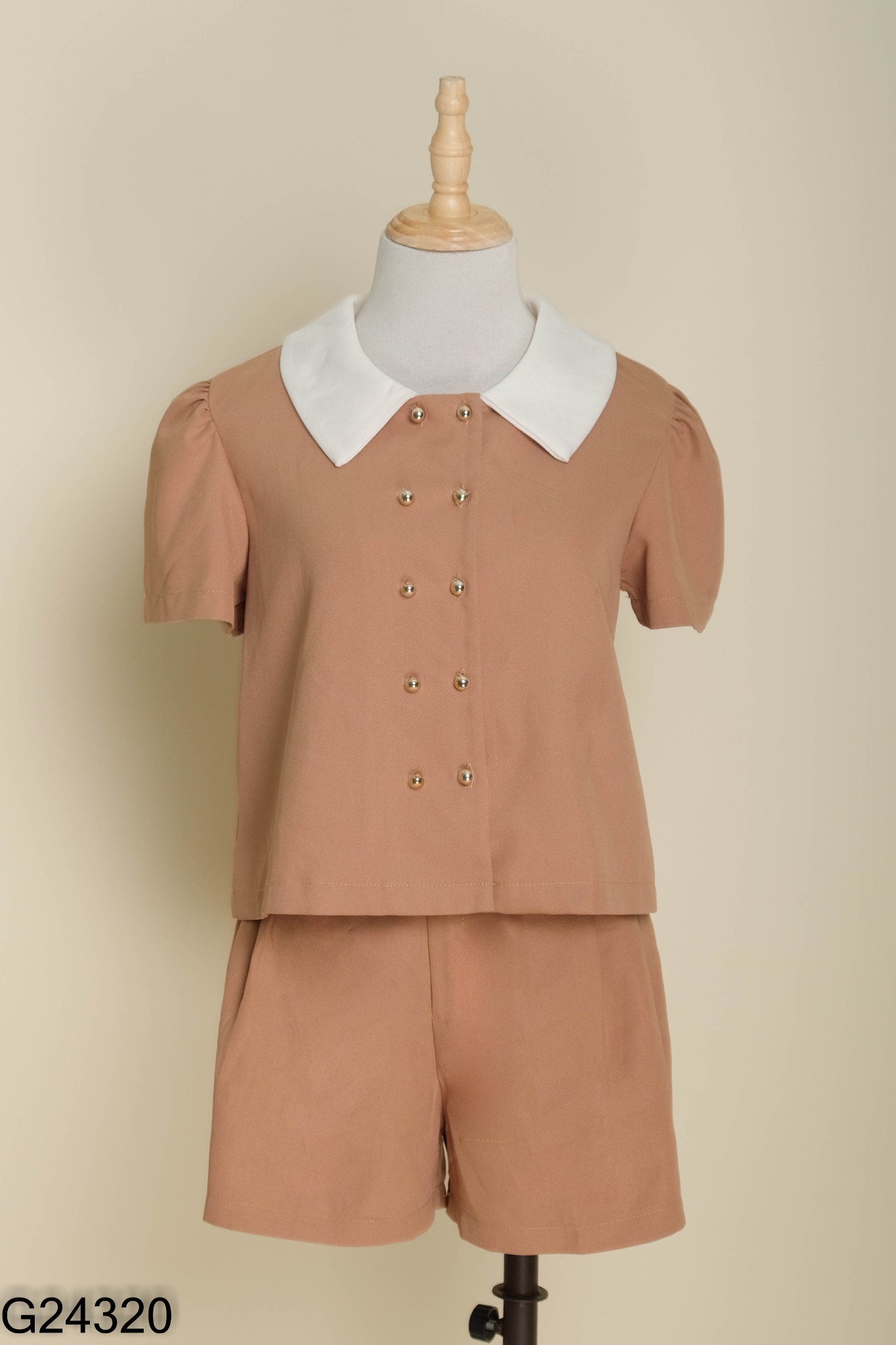 SET ALMIRA Áo nâu cổ be + quần short