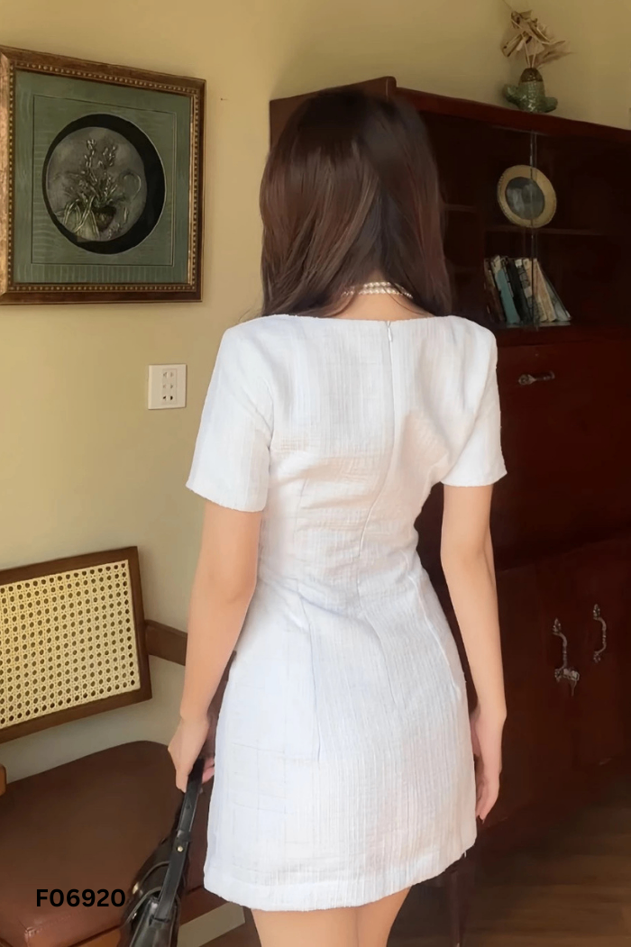 Váy dạ trắng ánh nhũ