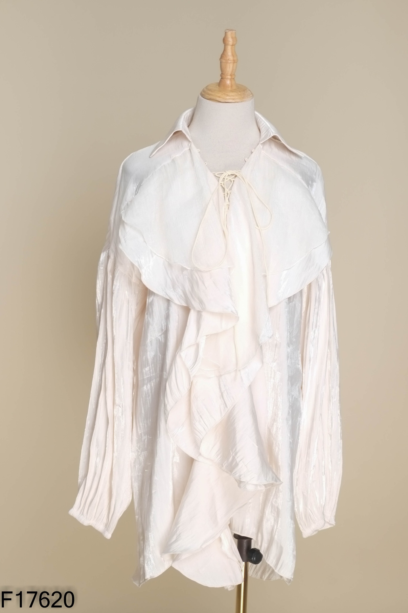 Váy organza be phối bèo