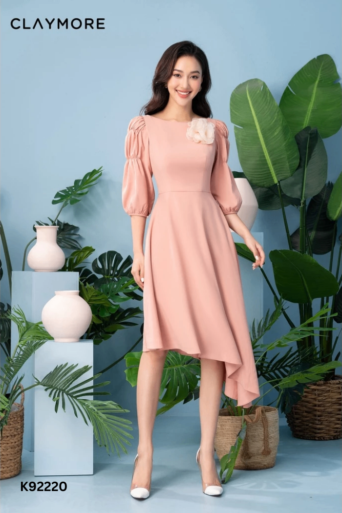 NEWTAG Váy CLAYMORE hồng đính hoa be
