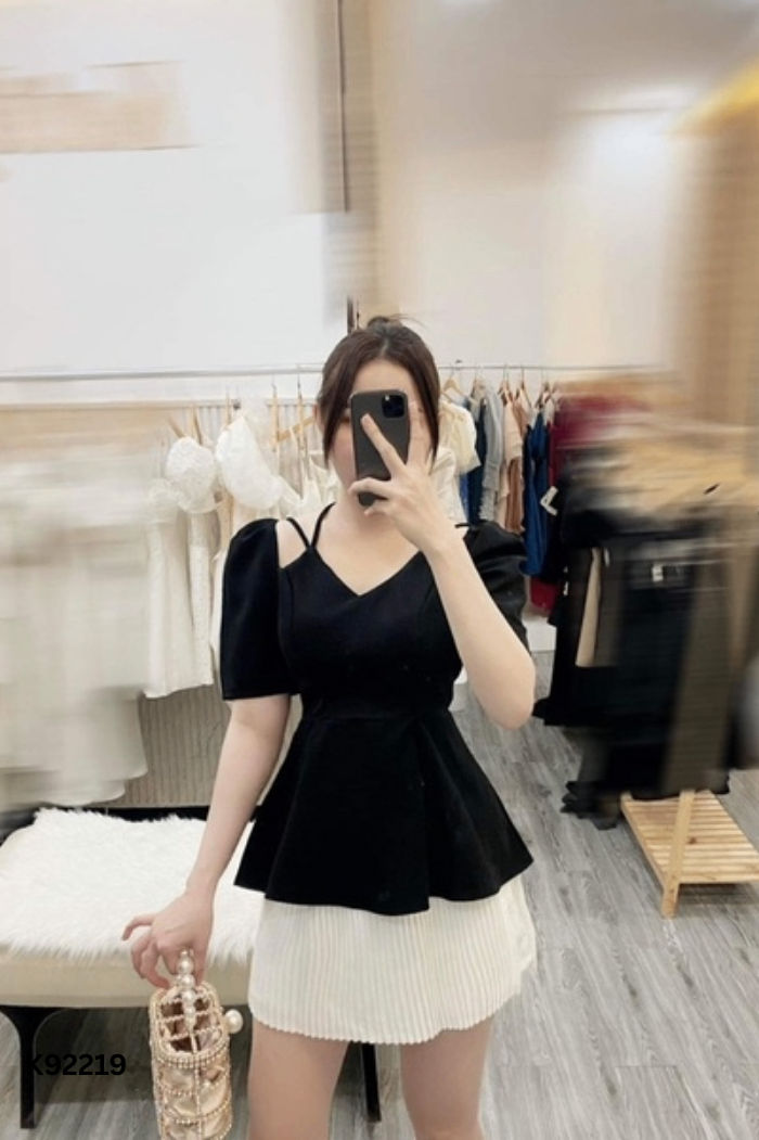 Áo kiểu đen trơn
