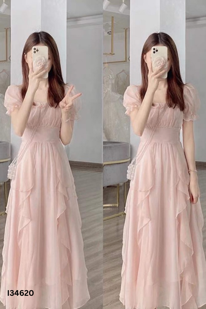 Váy hồng đính ngọc