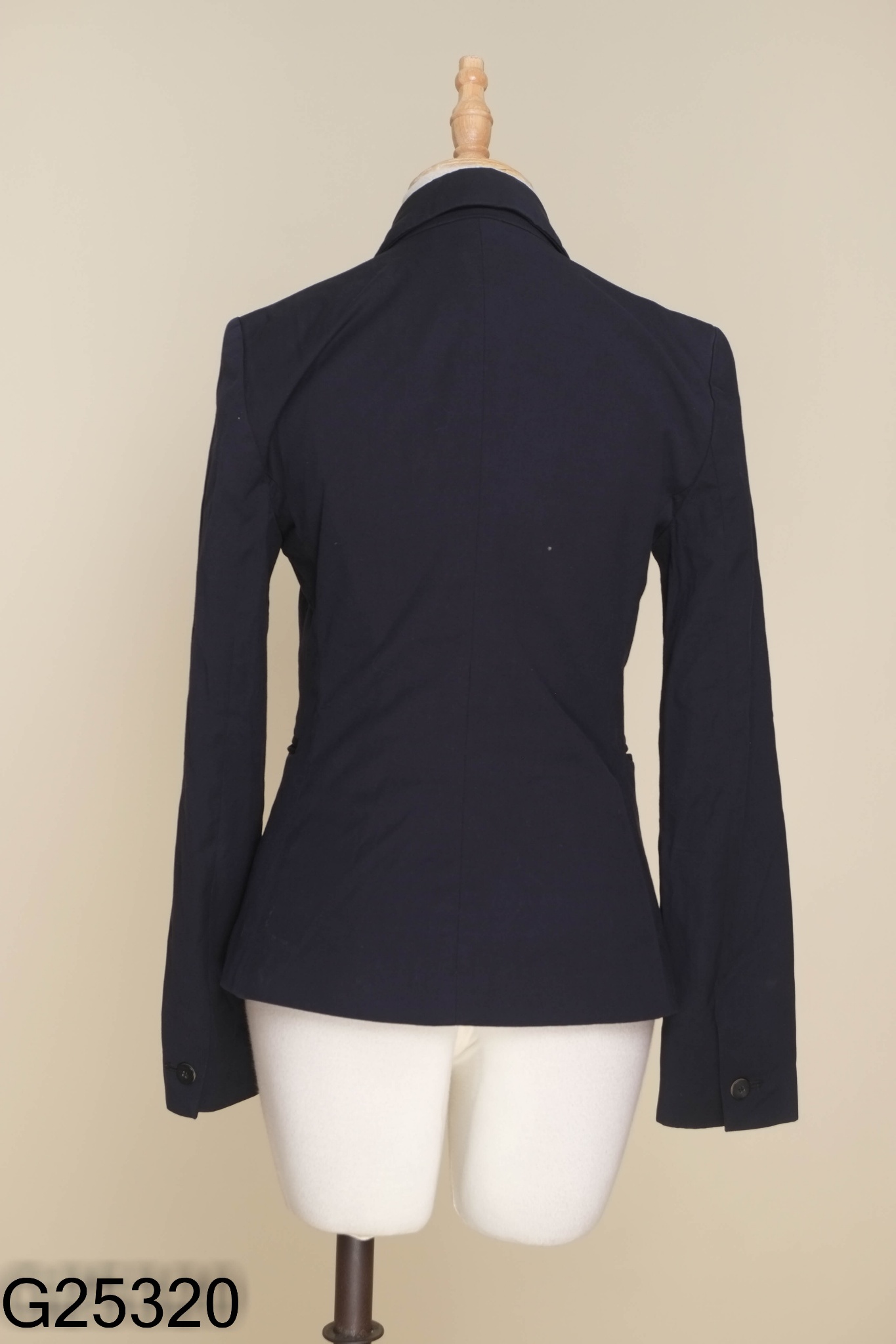 Blazer xanh than phối khuy