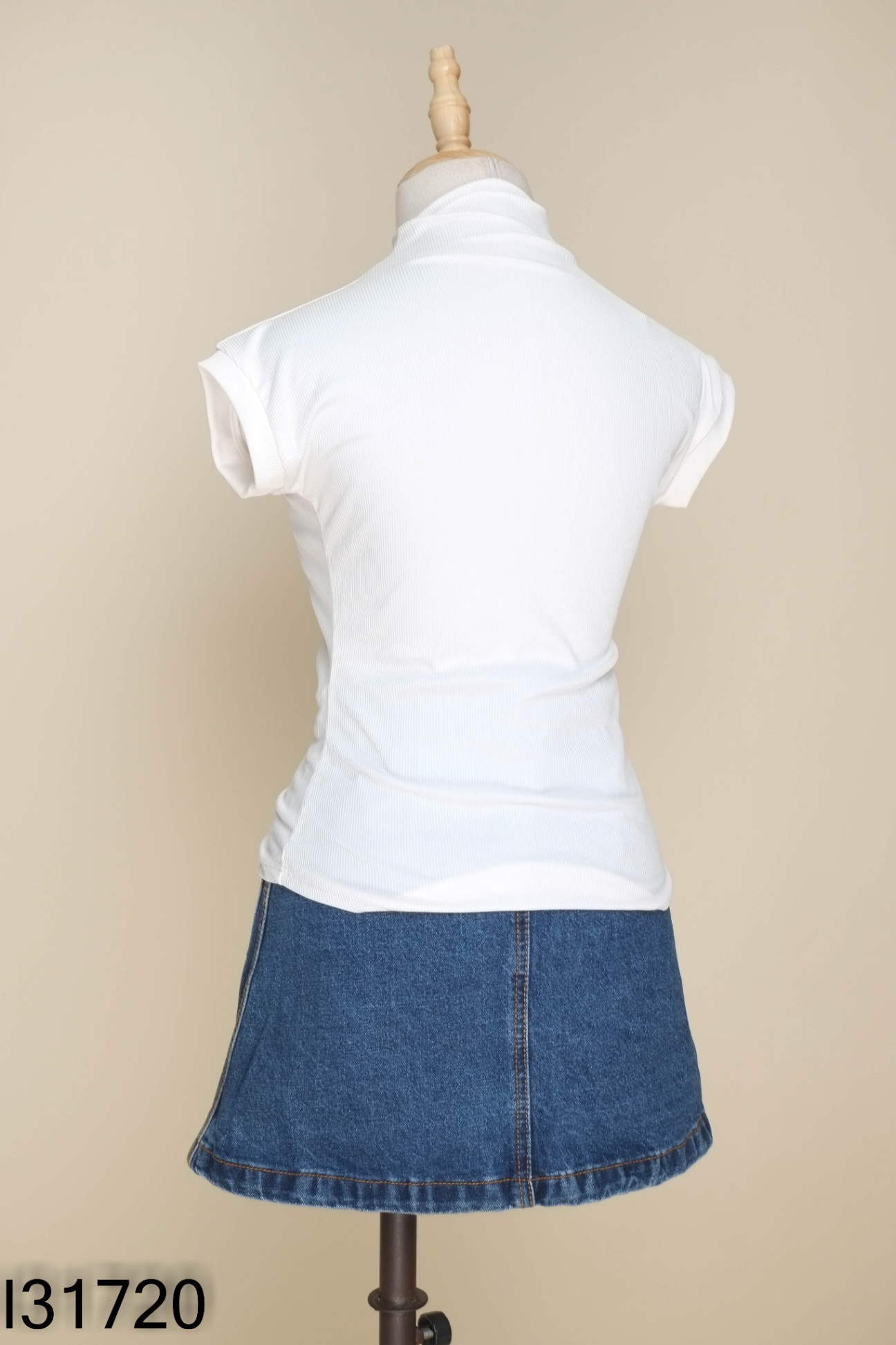 SET Áo trắng trơn + chân váy jean xanh
