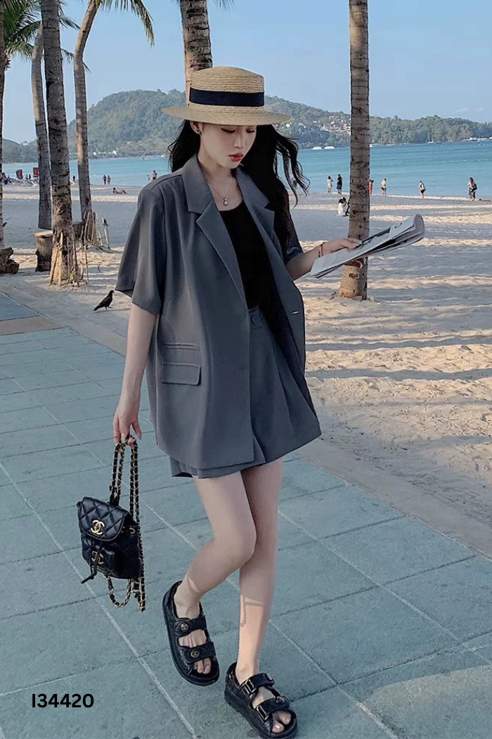 Blazer xám trơn phối khuy