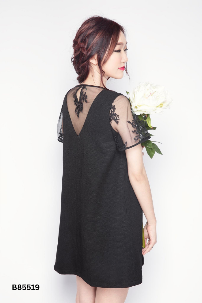 Váy D.CHIC suông đen tay lưới