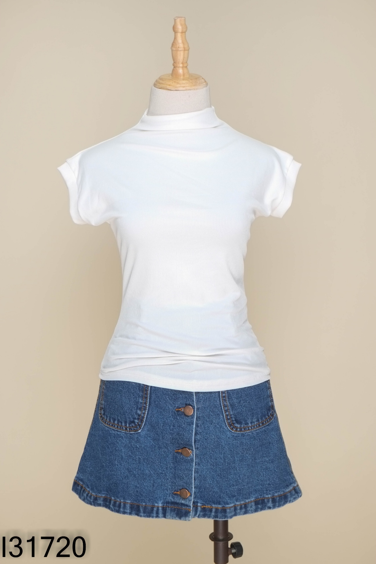 SET Áo trắng trơn + chân váy jean xanh