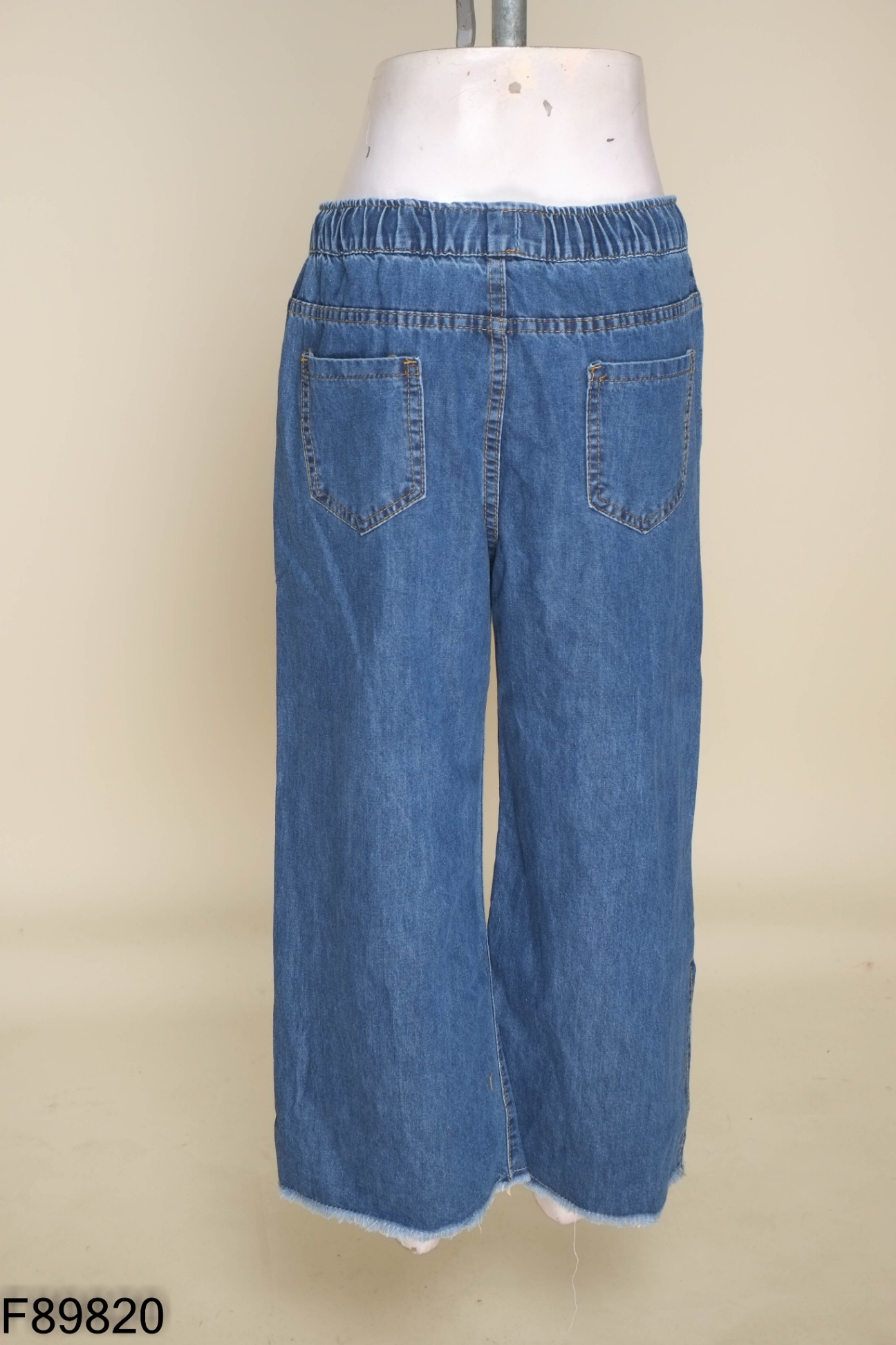 Quần jeans xanh eo chun