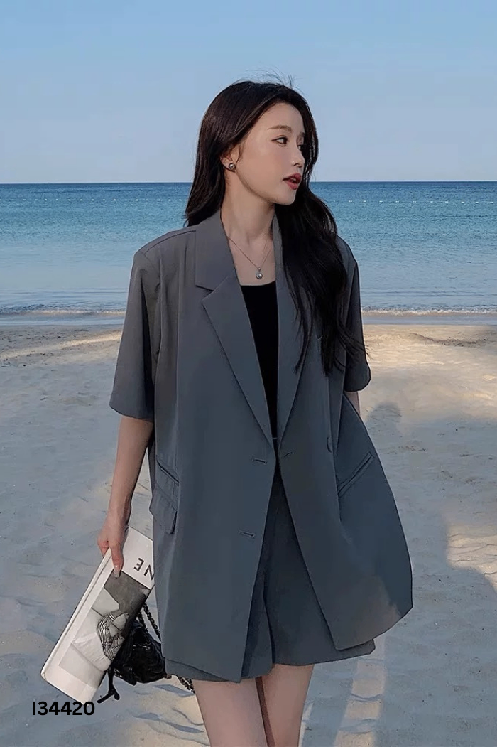 Blazer xám trơn phối khuy