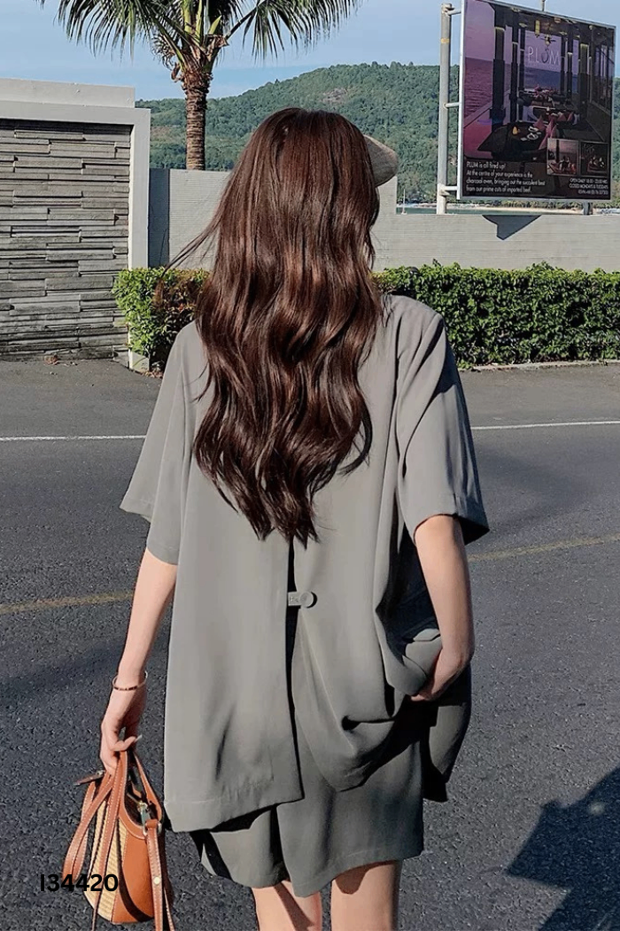 Blazer xám trơn phối khuy