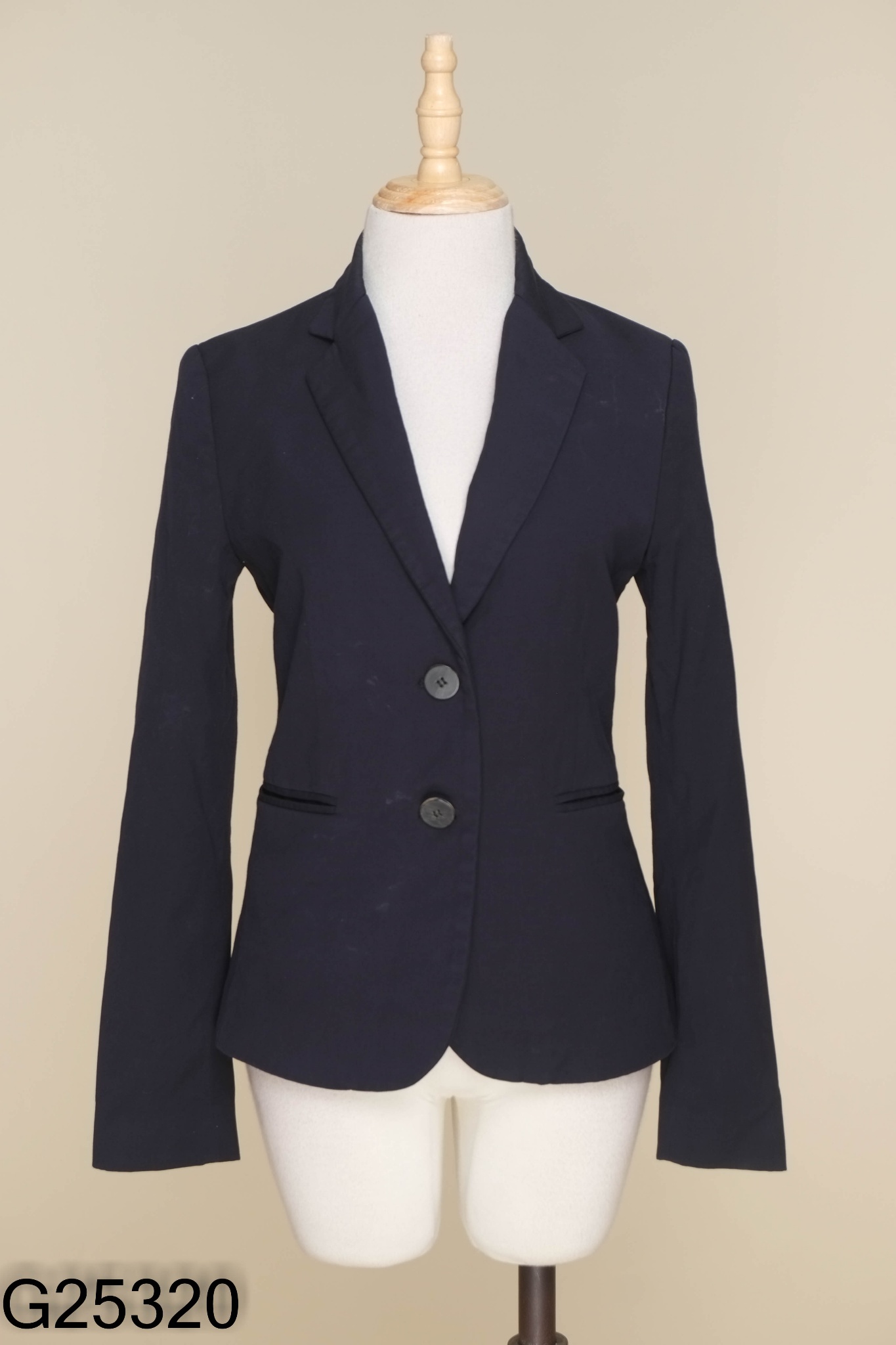 Blazer xanh than phối khuy