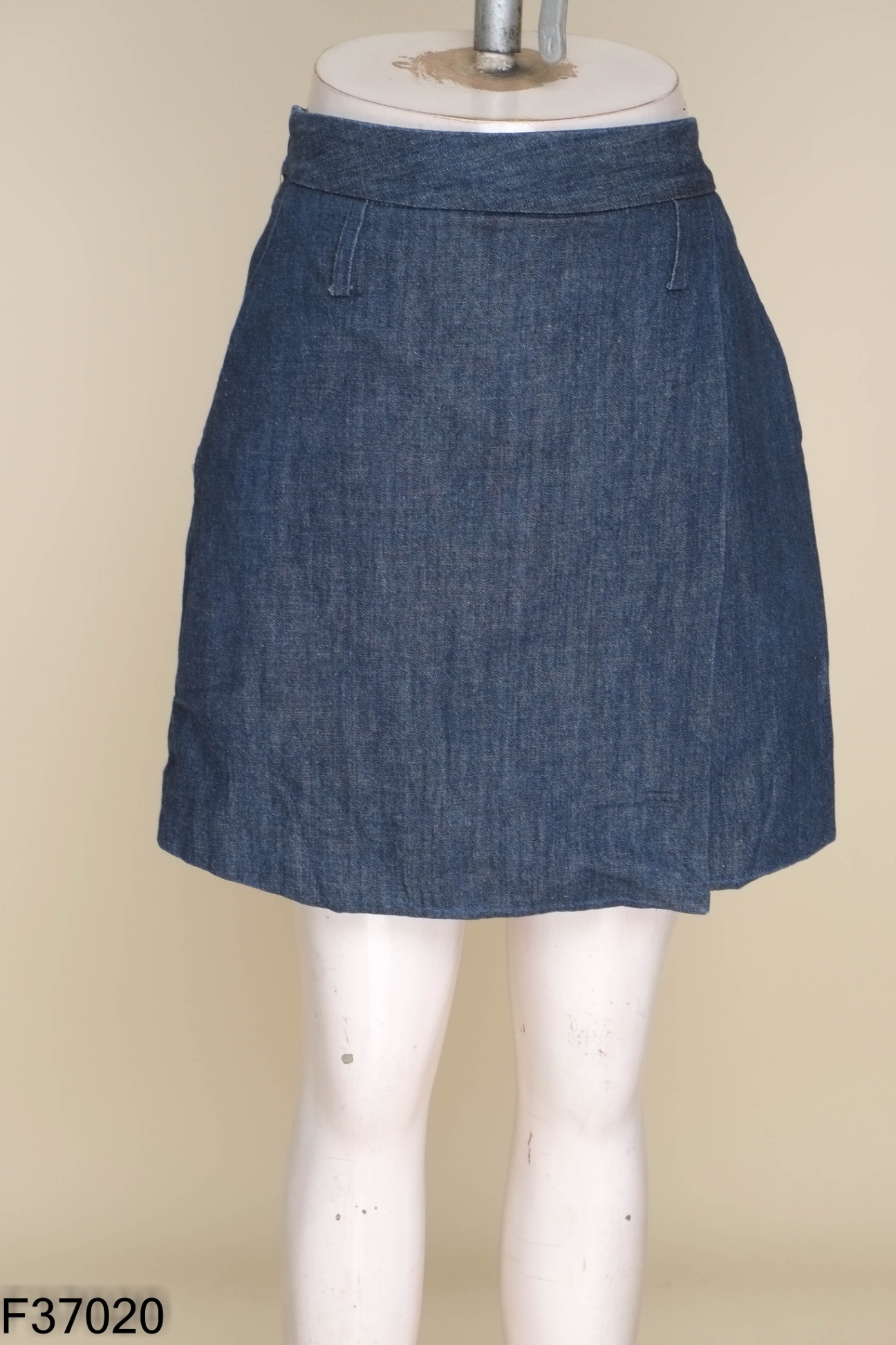 Chân váy jeans xanh vạt
