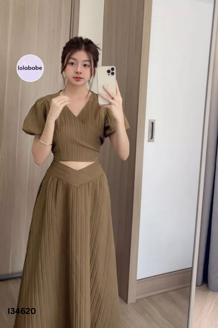 NEWTAG SET Áo nâu croptop + chân váy