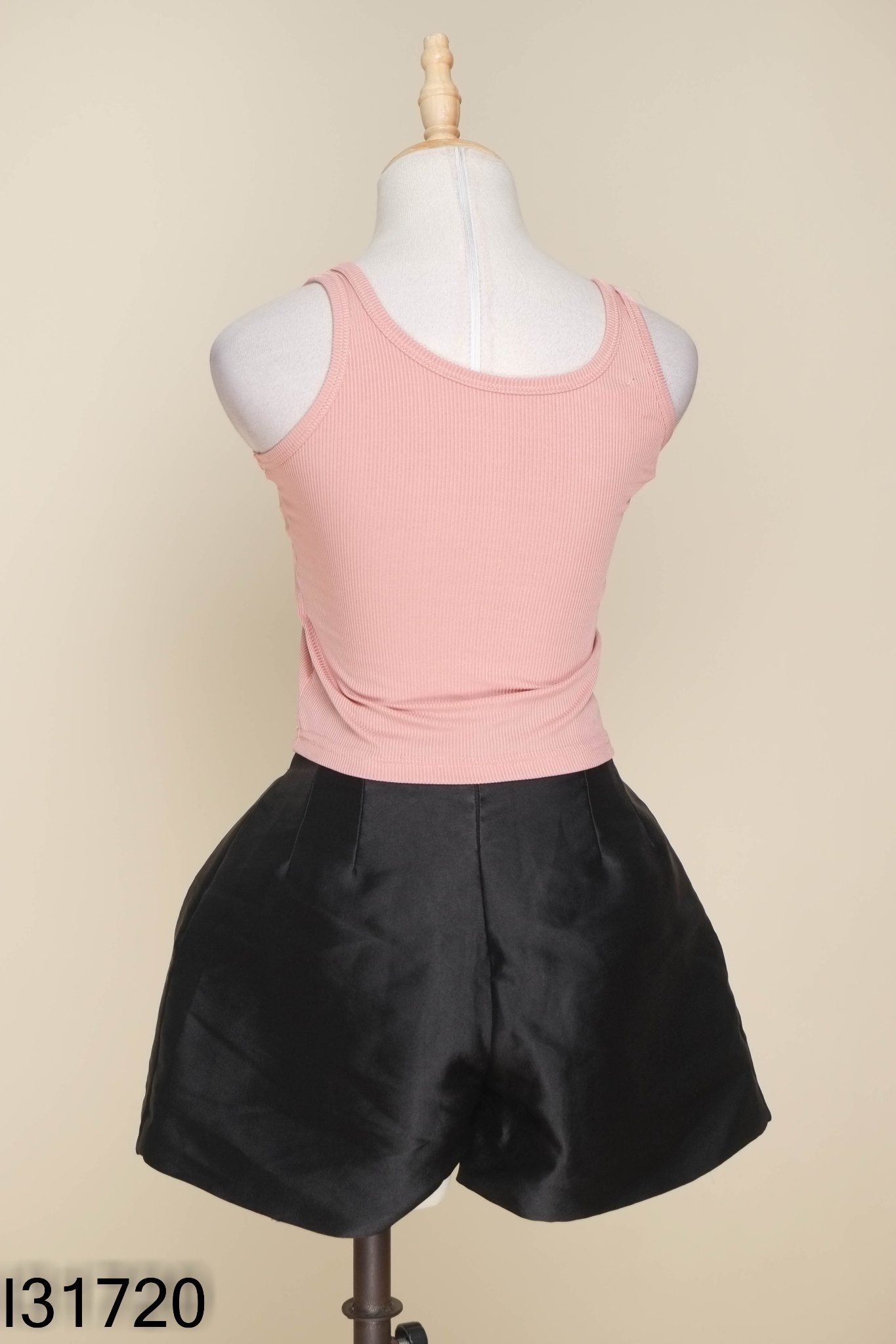 SET Áo hồng sát nách + quần short đen