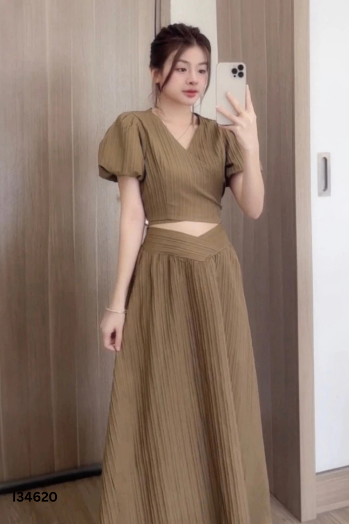 NEWTAG SET Áo nâu croptop + chân váy