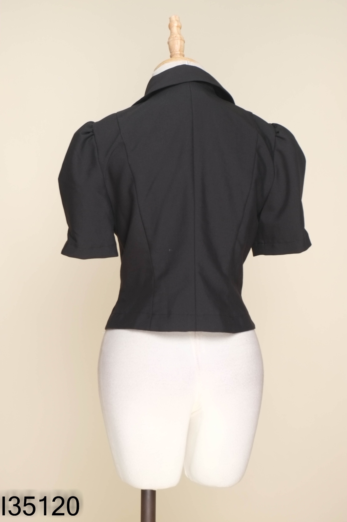 Áo I.CHIC đen cổ vest