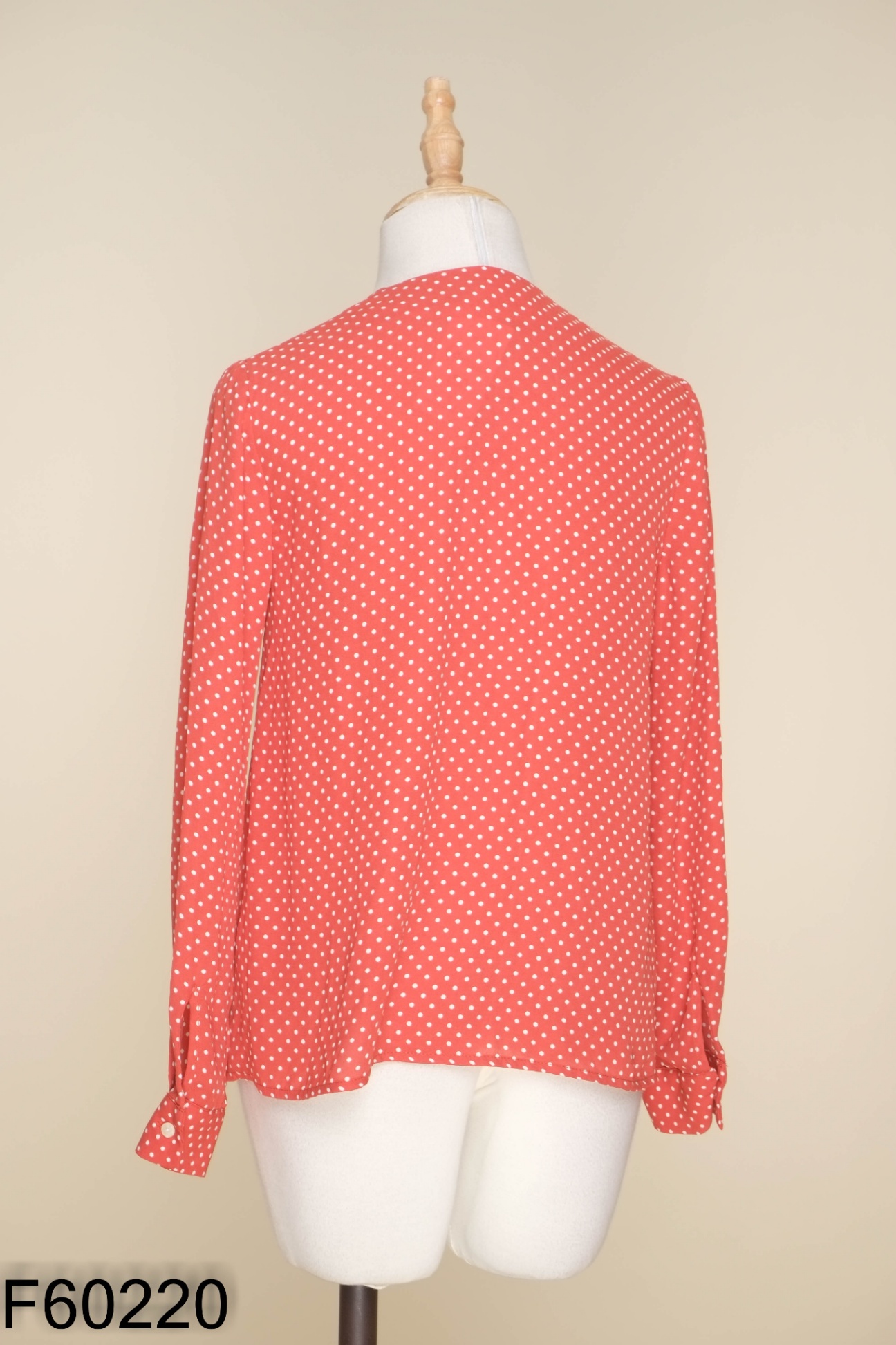 Áo 92 WEAR đỏ chấm bi trắng