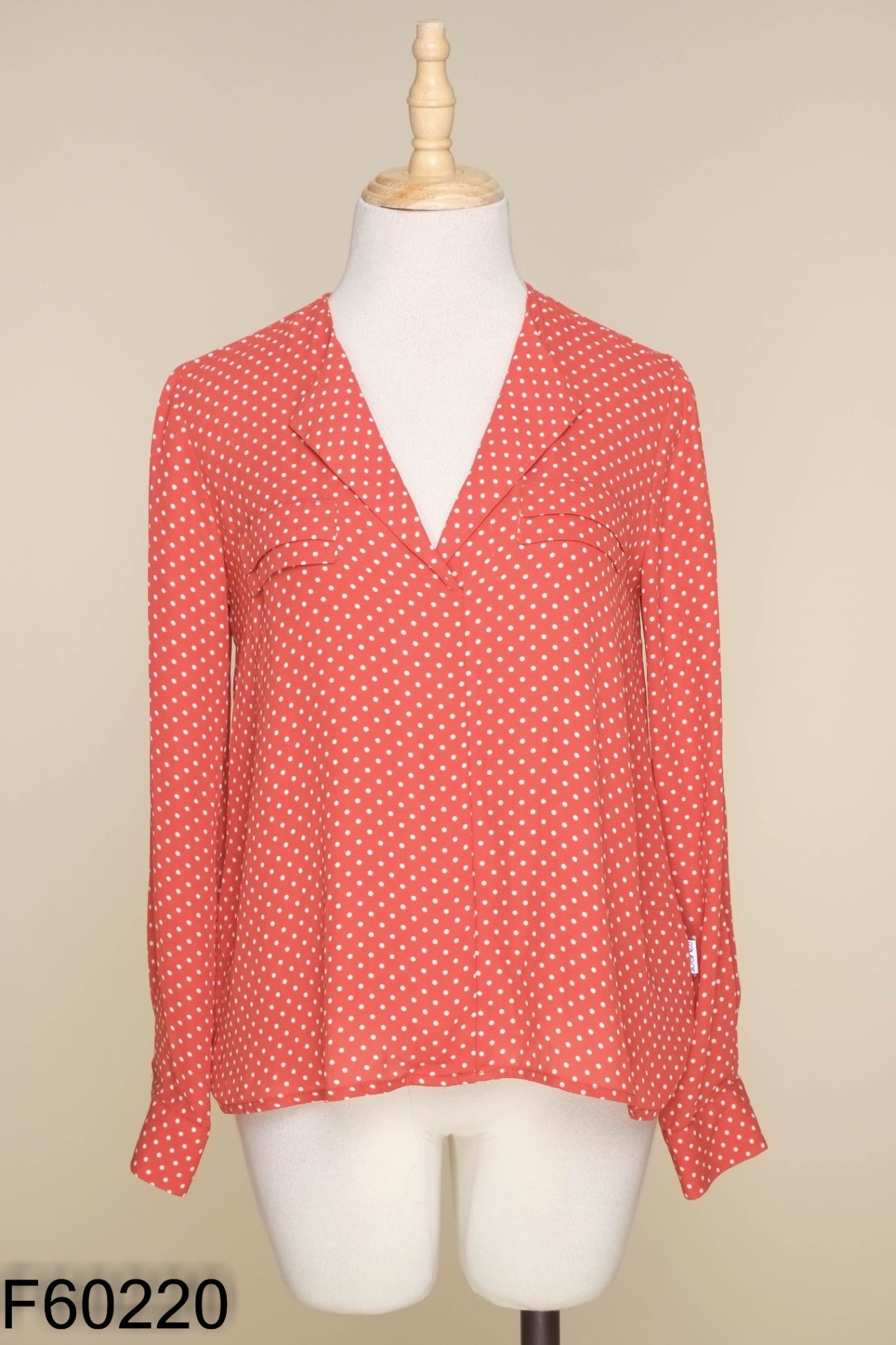 Áo 92 WEAR đỏ chấm bi trắng