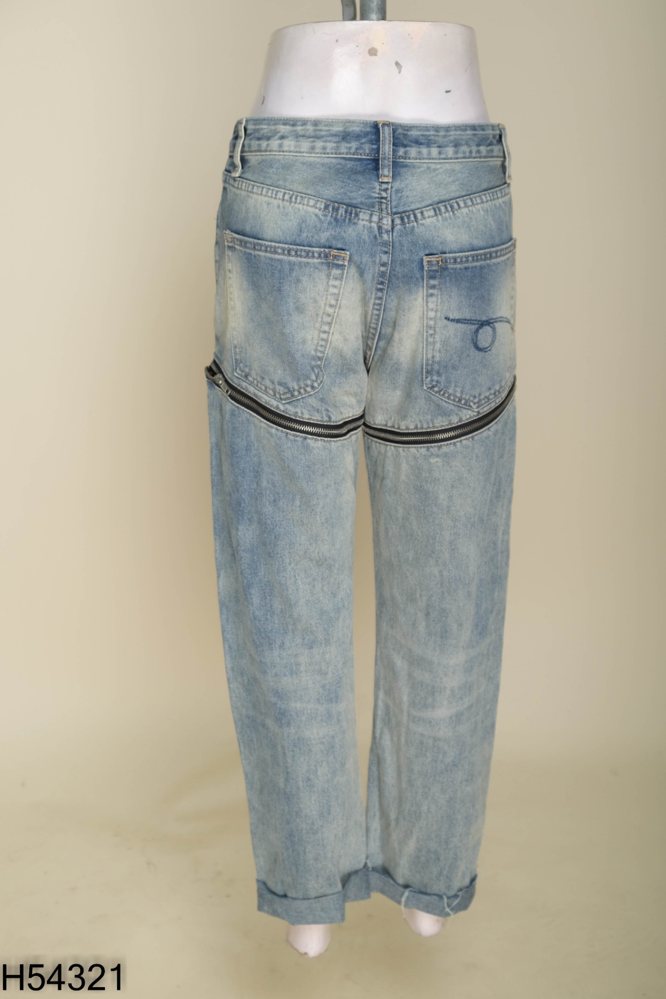 Quần jeans xanh xắn gấu