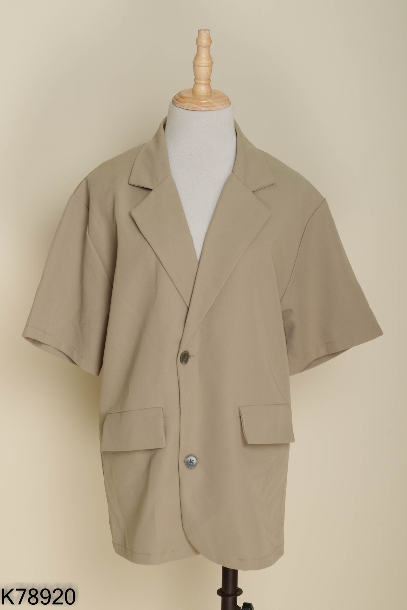 Blazer xanh trơn phối khuy