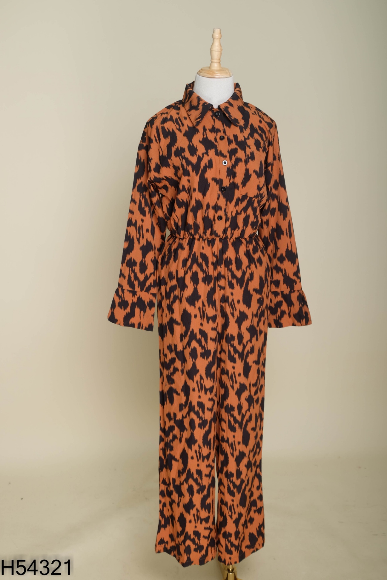 Jumpsuit nâu hoa tiết đen