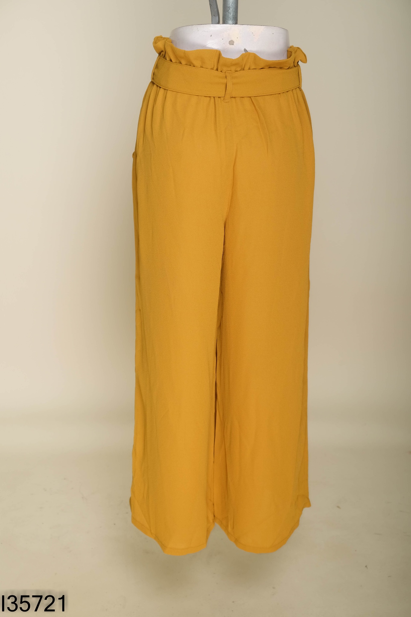 Quần culotte vàng trơn