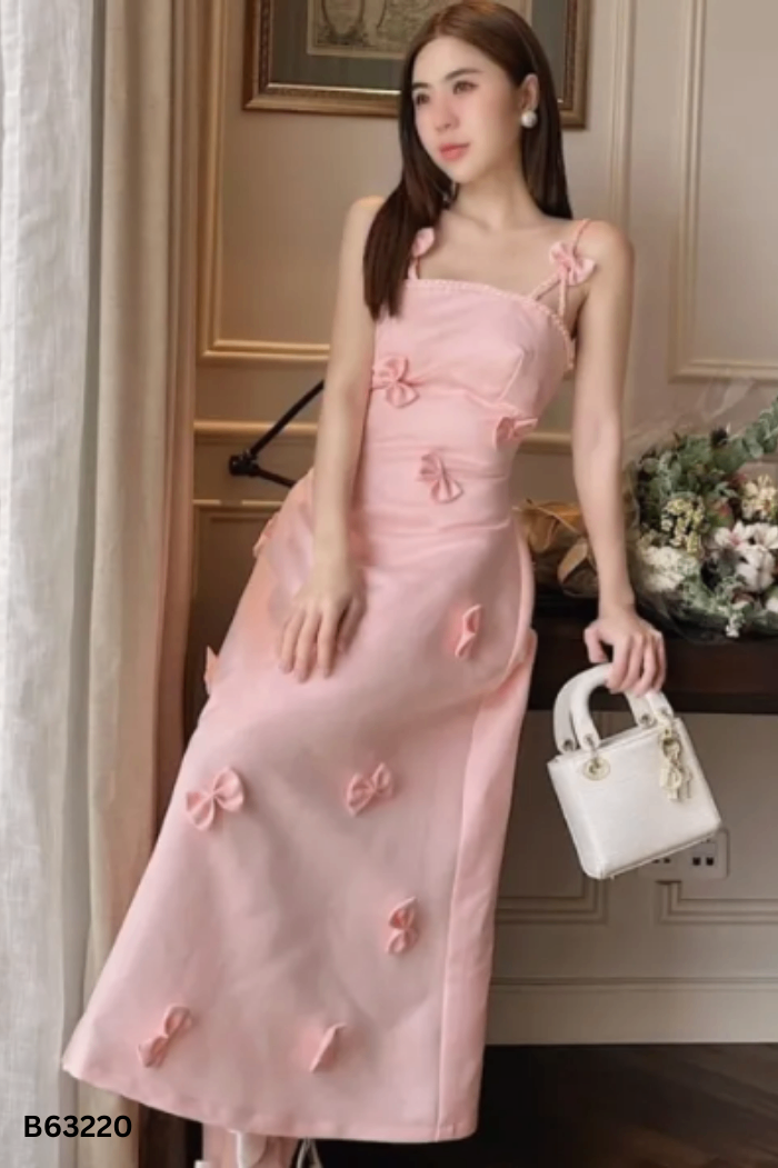 Váy hồng đính nơ