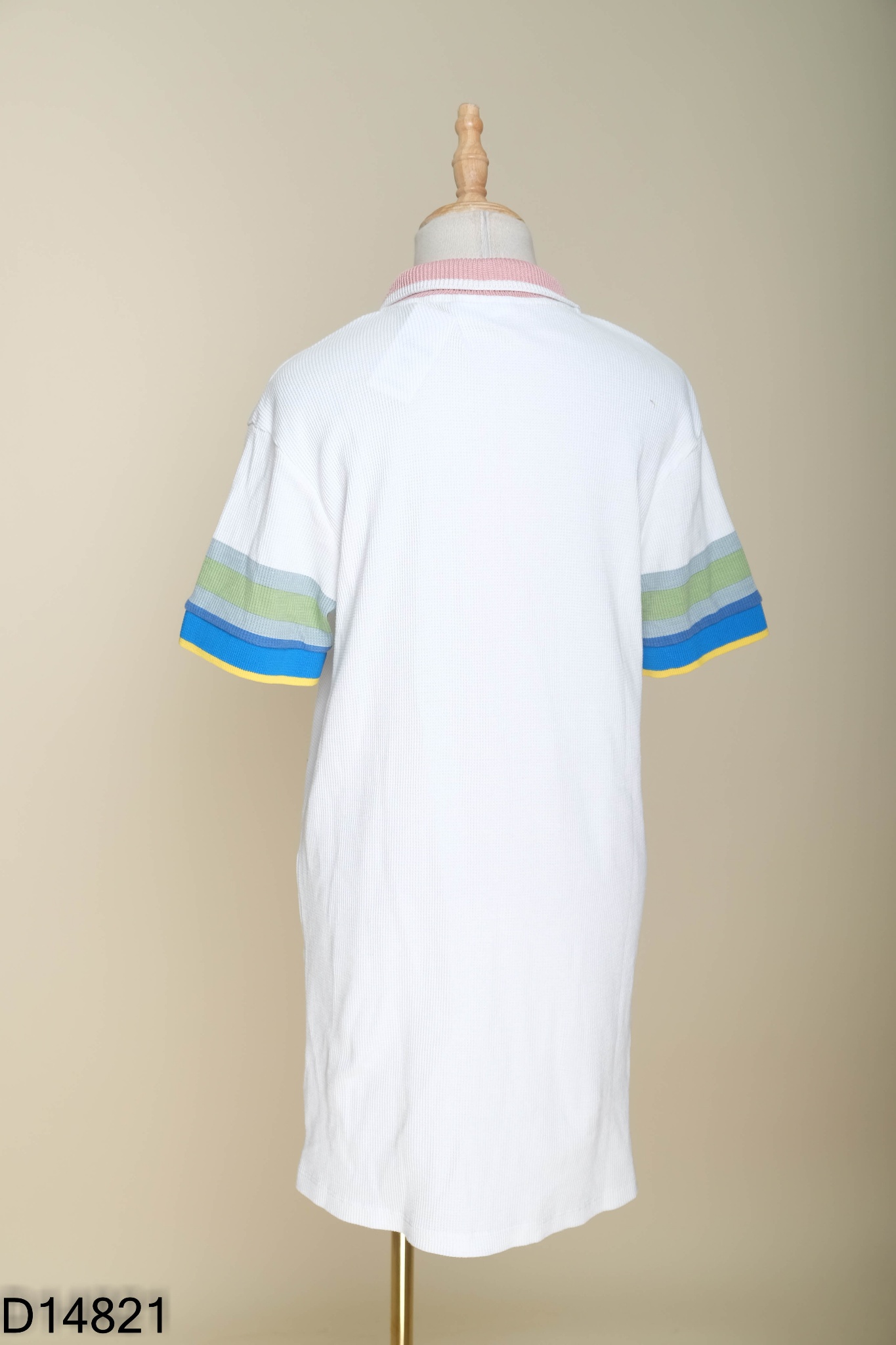 Váy polo trắng cổ hồng