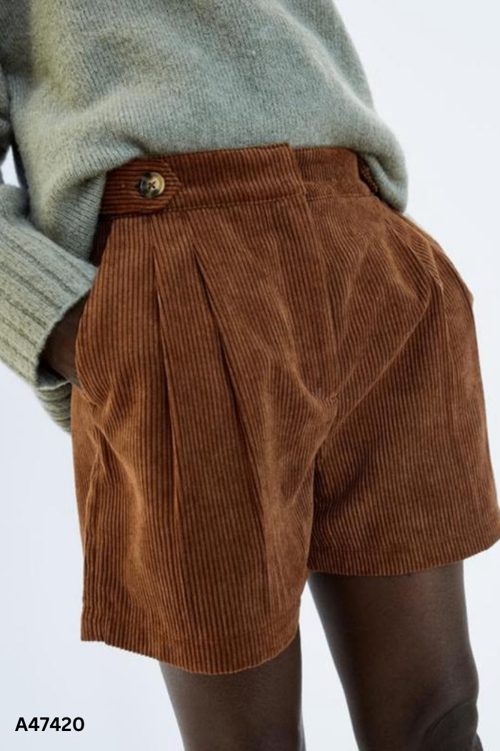 NEWTAG Quần shorts ZARA nâu nhung tăm