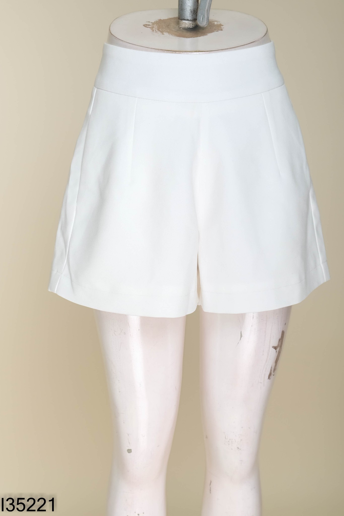 Quần shorts BOHEE trắng