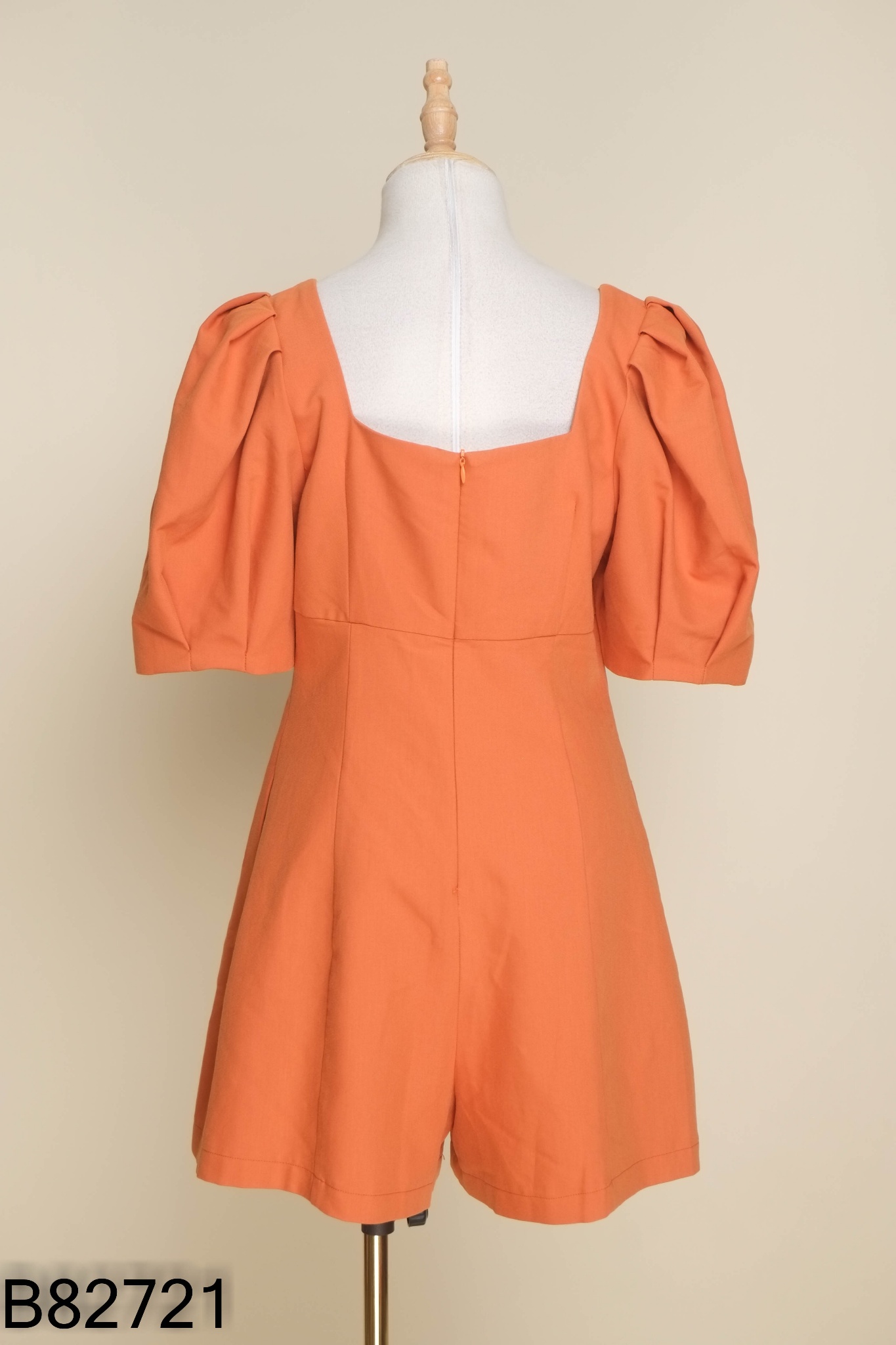 Jumpsuit CCHAT cam cổ vuông