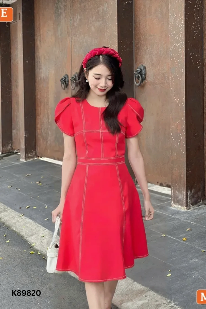 Váy BEMINE đỏ viền chỉ trắng